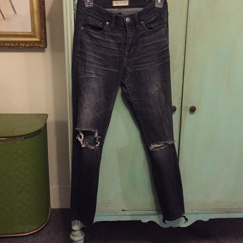 Madewell blown out knee jeans!